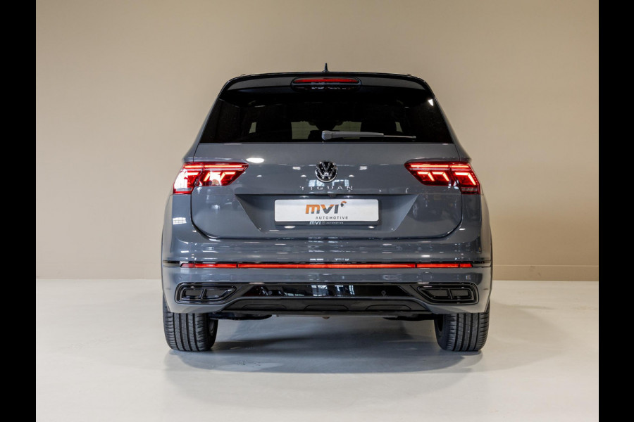Volkswagen Tiguan 1.5 TSI 2x R-Line Blackstyle / 150pk / Panorama dak / Stoel en stuurverwarming / Head-up display /