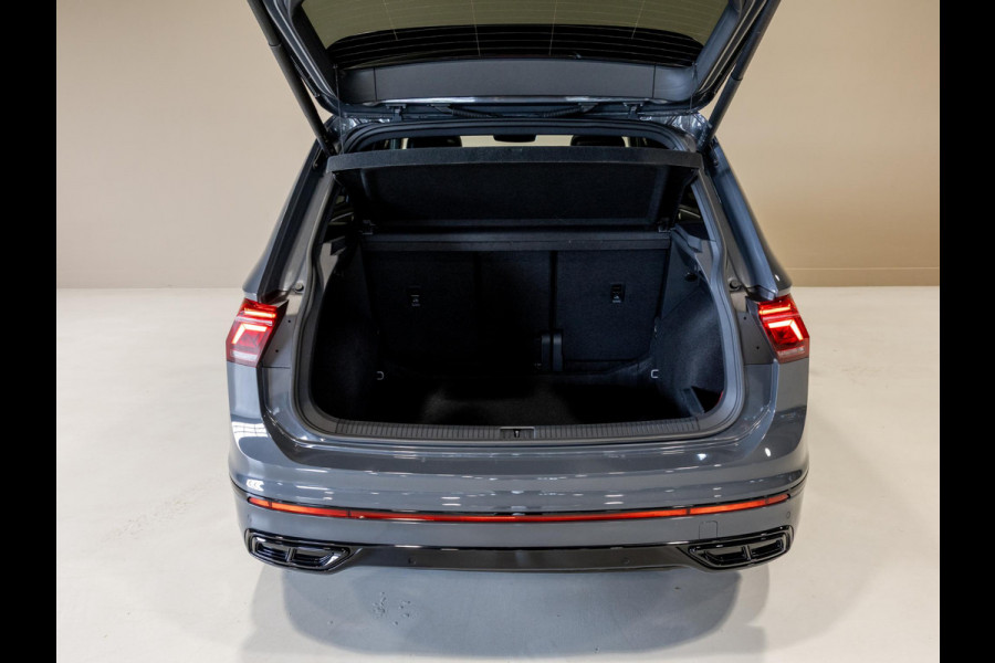 Volkswagen Tiguan 1.5 TSI 2x R-Line Blackstyle / 150pk / Panorama dak / Stoel en stuurverwarming / Head-up display /