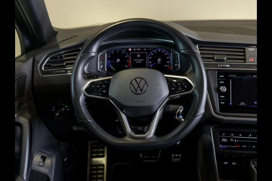 Volkswagen Tiguan 1.5 TSI 2x R-Line Blackstyle / 150pk / Panorama dak / Stoel en stuurverwarming / Head-up display /