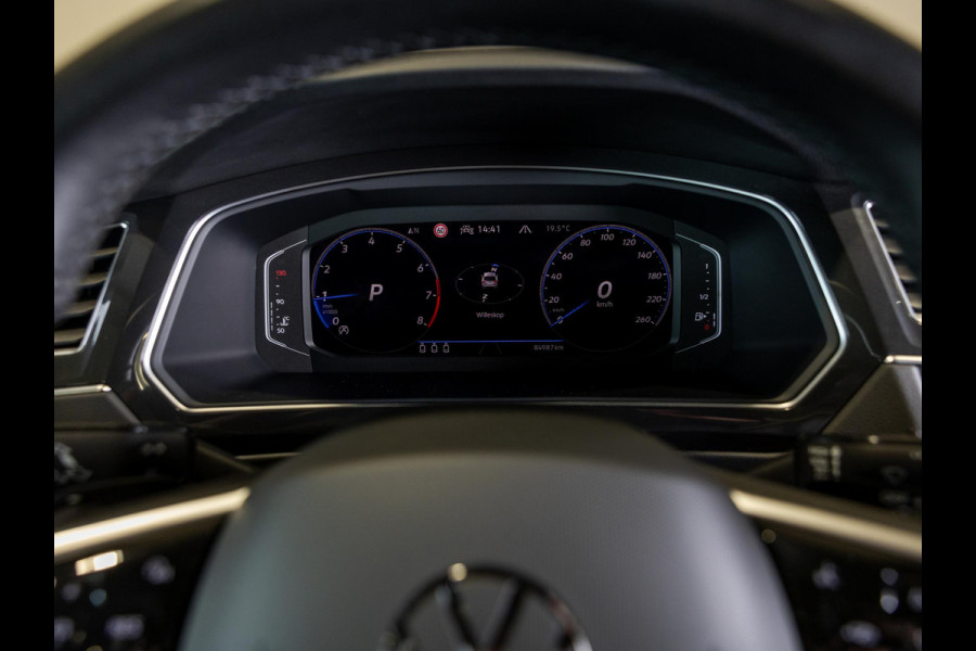 Volkswagen Tiguan 1.5 TSI 2x R-Line Blackstyle / 150pk / Panorama dak / Stoel en stuurverwarming / Head-up display /
