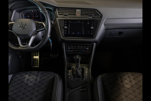 Volkswagen Tiguan 1.5 TSI 2x R-Line Blackstyle / 150pk / Panorama dak / Stoel en stuurverwarming / Head-up display /