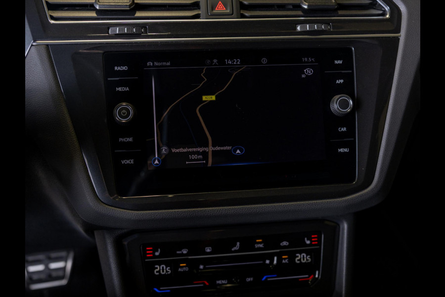 Volkswagen Tiguan 1.5 TSI 2x R-Line Blackstyle / 150pk / Panorama dak / Stoel en stuurverwarming / Head-up display /