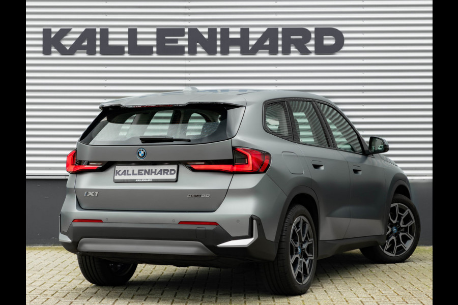 BMW iX1 eDrive20 - 67kWh - Memoryzetel - Massage - Harman Kardon - Camera