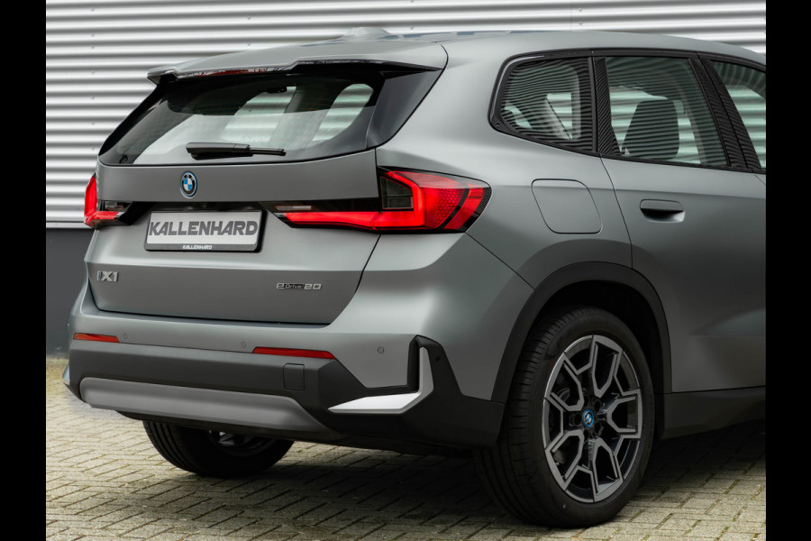BMW iX1 eDrive20 - 67kWh - Memoryzetel - Massage - Harman Kardon - Camera