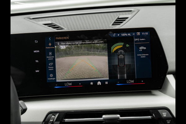 BMW iX1 eDrive20 - 67kWh - Memoryzetel - Massage - Harman Kardon - Camera