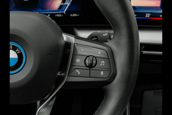 BMW iX1 eDrive20 - 67kWh - Memoryzetel - Massage - Harman Kardon - Camera