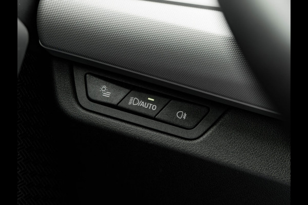 BMW iX1 eDrive20 - 67kWh - Memoryzetel - Massage - Harman Kardon - Camera