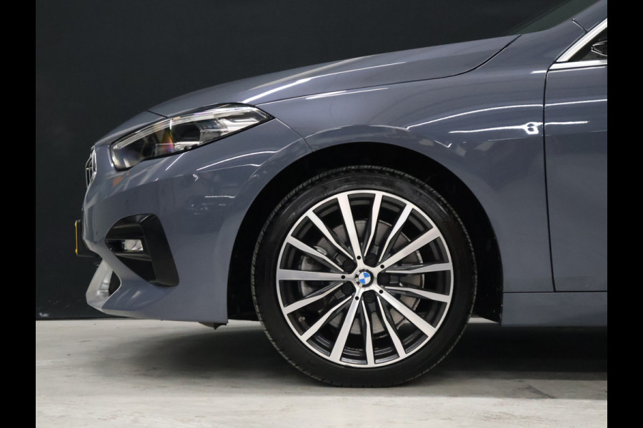 BMW 2 Serie Gran Coupé 220i M Sport [SCHUIFKANTELDAK, APPLE CARPLAY, TREKHAAK, ANDROID, CRUISE, STOELVERWARMING, PDC, DIGITAL DASH, VOL LEDER, NAVIGATIE, NIEUWSTAAT]