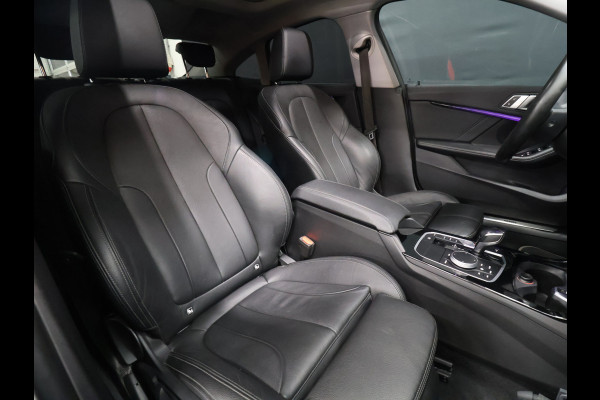 BMW 2 Serie Gran Coupé 220i M Sport [SCHUIFKANTELDAK, APPLE CARPLAY, TREKHAAK, ANDROID, CRUISE, STOELVERWARMING, PDC, DIGITAL DASH, VOL LEDER, NAVIGATIE, NIEUWSTAAT]