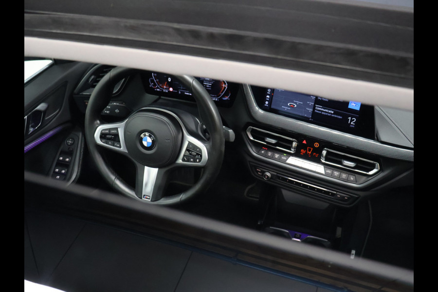 BMW 2 Serie Gran Coupé 220i M Sport [SCHUIFKANTELDAK, APPLE CARPLAY, TREKHAAK, ANDROID, CRUISE, STOELVERWARMING, PDC, DIGITAL DASH, VOL LEDER, NAVIGATIE, NIEUWSTAAT]