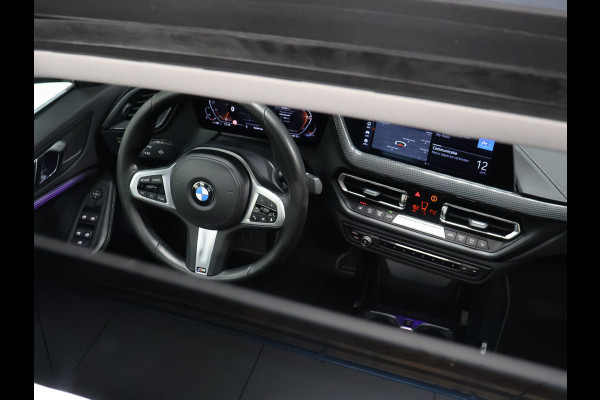 BMW 2 Serie Gran Coupé 220i M Sport [SCHUIFKANTELDAK, APPLE CARPLAY, TREKHAAK, ANDROID, CRUISE, STOELVERWARMING, PDC, DIGITAL DASH, VOL LEDER, NAVIGATIE, NIEUWSTAAT]