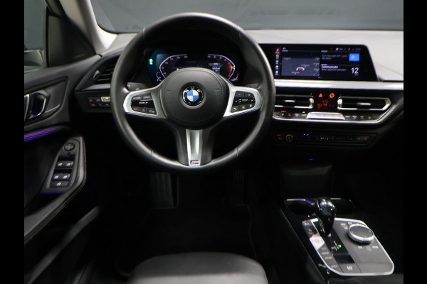 BMW 2 Serie Gran Coupé 220i M Sport [SCHUIFKANTELDAK, APPLE CARPLAY, TREKHAAK, ANDROID, CRUISE, STOELVERWARMING, PDC, DIGITAL DASH, VOL LEDER, NAVIGATIE, NIEUWSTAAT]