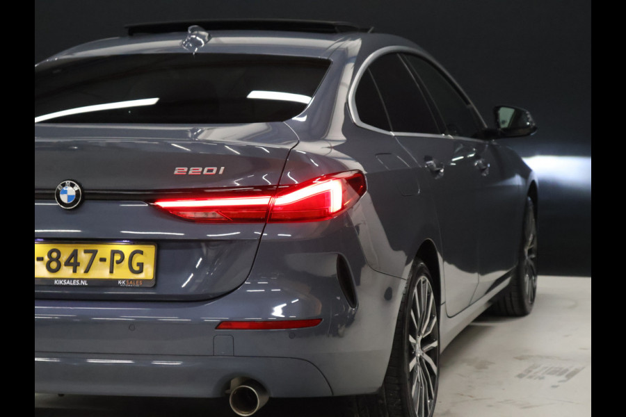 BMW 2 Serie Gran Coupé 220i M Sport [SCHUIFKANTELDAK, APPLE CARPLAY, TREKHAAK, ANDROID, CRUISE, STOELVERWARMING, PDC, DIGITAL DASH, VOL LEDER, NAVIGATIE, NIEUWSTAAT]