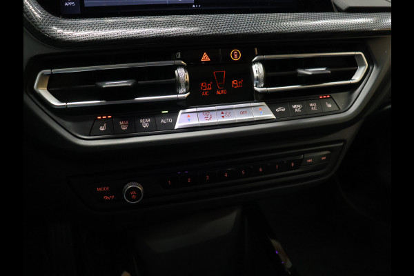 BMW 2 Serie Gran Coupé 220i M Sport [SCHUIFKANTELDAK, APPLE CARPLAY, TREKHAAK, ANDROID, CRUISE, STOELVERWARMING, PDC, DIGITAL DASH, VOL LEDER, NAVIGATIE, NIEUWSTAAT]