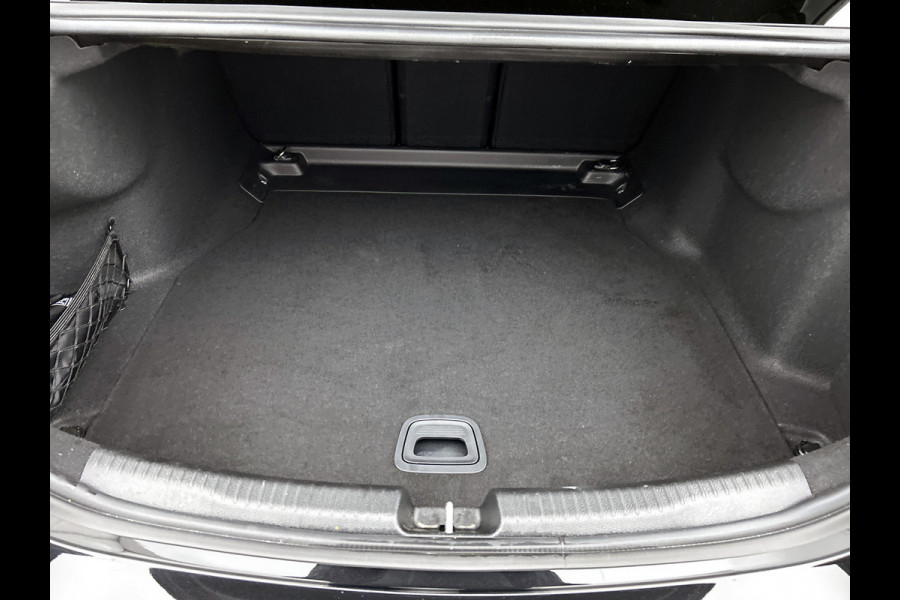 Mercedes-Benz C-Klasse 180 Star Edition | Lichtmetalen velgen | Navigatie | Parking support  met camera achter | Inclusief 24 maanden MB Certified garantie voor Europa.
