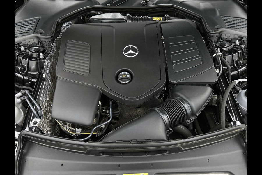 Mercedes-Benz C-Klasse 180 Star Edition | Lichtmetalen velgen | Navigatie | Parking support  met camera achter | Inclusief 24 maanden MB Certified garantie voor Europa.