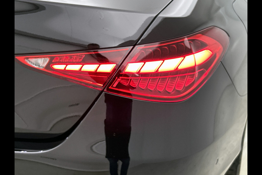 Mercedes-Benz C-Klasse 180 Star Edition | Lichtmetalen velgen | Navigatie | Parking support  met camera achter | Inclusief 24 maanden MB Certified garantie voor Europa.