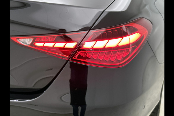 Mercedes-Benz C-Klasse 180 Star Edition | Lichtmetalen velgen | Navigatie | Parking support  met camera achter | Inclusief 24 maanden MB Certified garantie voor Europa.