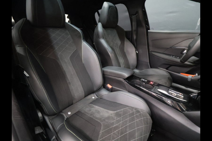 Peugeot 208 1.2 GT Pack [PANORAMADAK, CAMERA, APPLE CARPLAY, TREKHAAK, ANDROID, PDC, STOELVERWARMING, CRUISE, LANE ASSIST, MULTI FUNCTIONEEL STUURWIEL, LED, AUTOMAAT, NAVIGATIE, NIEUWSTAAT]