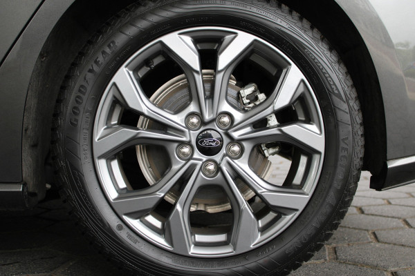 Ford Focus 1.0 EcoBoost Hybrid ST Line X | Panoramadak | Matrix | Winterpack |