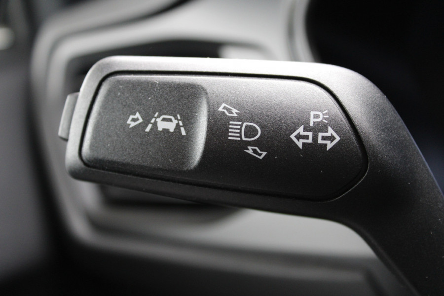 Ford Focus 1.0 EcoBoost Hybrid ST Line X | Panoramadak | Matrix | Winterpack |