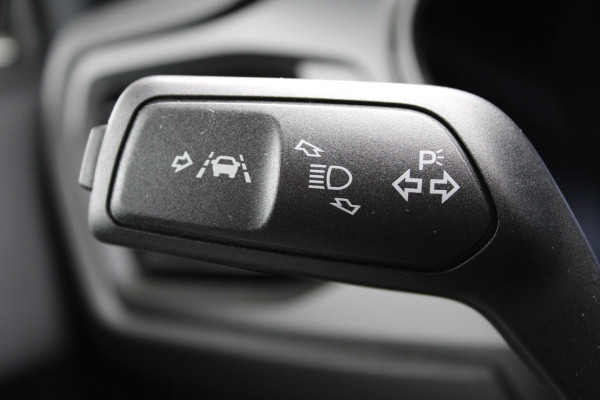 Ford Focus 1.0 EcoBoost Hybrid ST Line X | Panoramadak | Matrix | Winterpack |