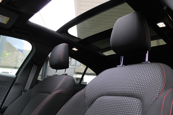 Ford Focus 1.0 EcoBoost Hybrid ST Line X | Panoramadak | Matrix | Winterpack |