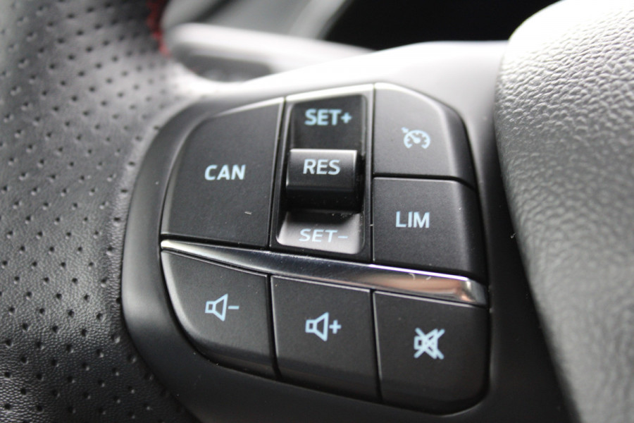Ford Focus 1.0 EcoBoost Hybrid ST Line X | Panoramadak | Matrix | Winterpack |