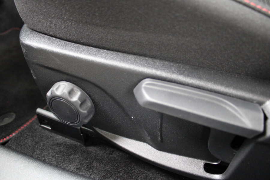 Ford Focus 1.0 EcoBoost Hybrid ST Line X | Panoramadak | Matrix | Winterpack |