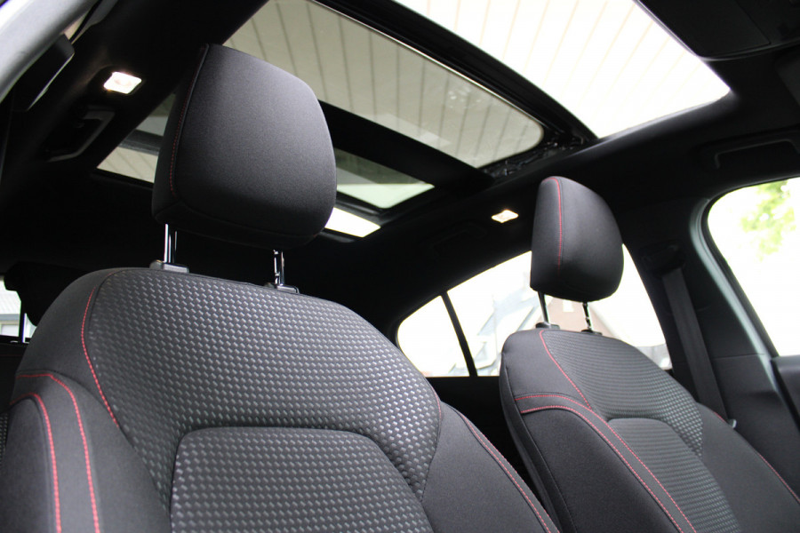 Ford Focus 1.0 EcoBoost Hybrid ST Line X | Panoramadak | Matrix | Winterpack |