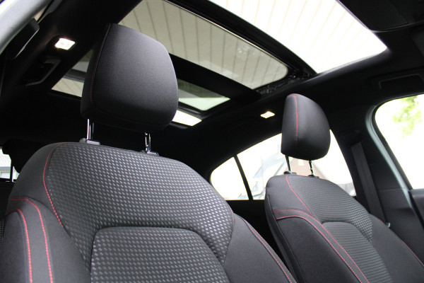 Ford Focus 1.0 EcoBoost Hybrid ST Line X | Panoramadak | Matrix | Winterpack |