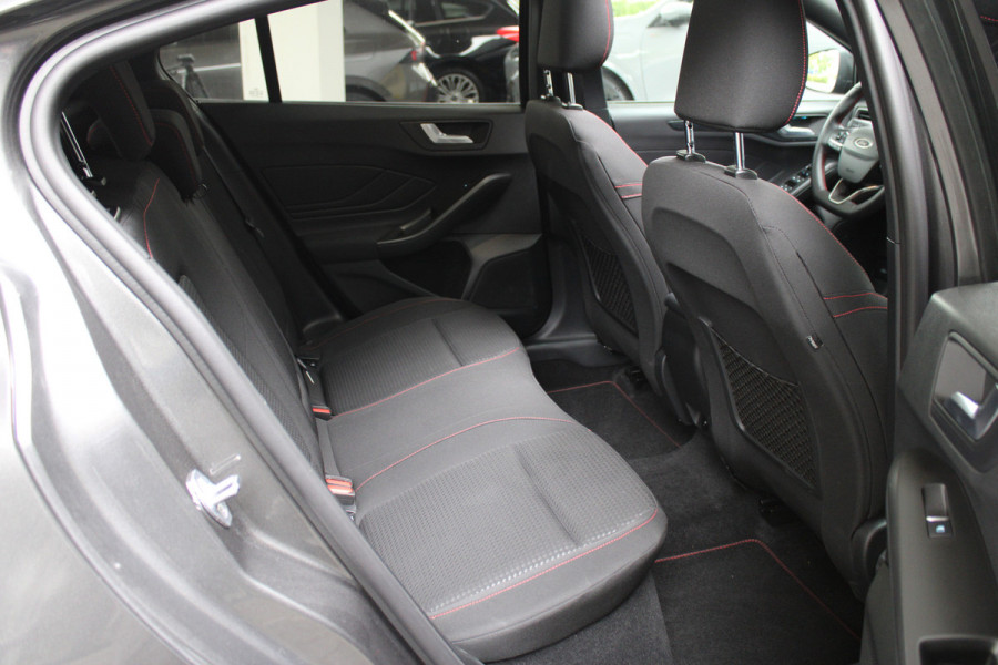 Ford Focus 1.0 EcoBoost Hybrid ST Line X | Panoramadak | Matrix | Winterpack |