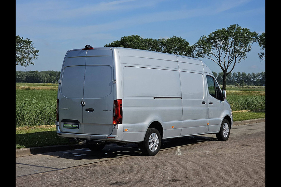 Mercedes-Benz Sprinter 319 1.9 CDI L3H2 RWD L3H2 Maxi LED 2x Schuif 3.5t-Trekhaak Mbux10 Distronic AAC 360 Camera Navi LM Velgen 190 PK