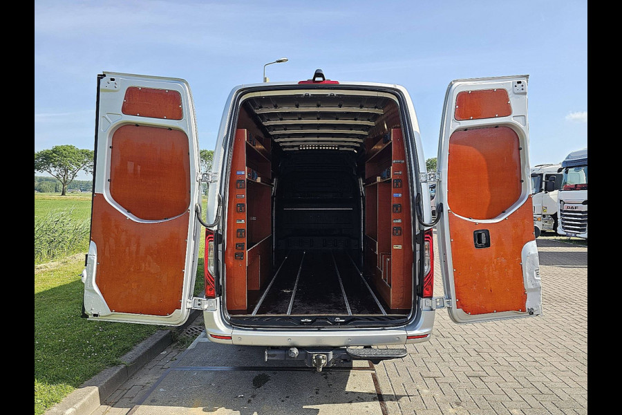 Mercedes-Benz Sprinter 319 1.9 CDI L3H2 RWD L3H2 Maxi LED 2x Schuif 3.5t-Trekhaak Mbux10 Distronic AAC 360 Camera Navi LM Velgen 190 PK