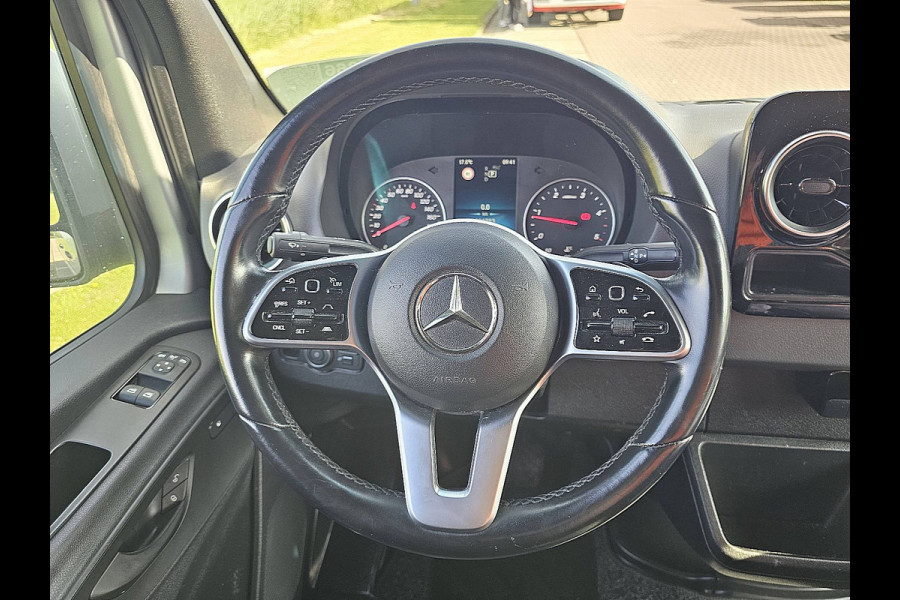 Mercedes-Benz Sprinter 319 1.9 CDI L3H2 RWD L3H2 Maxi LED 2x Schuif 3.5t-Trekhaak Mbux10 Distronic AAC 360 Camera Navi LM Velgen 190 PK