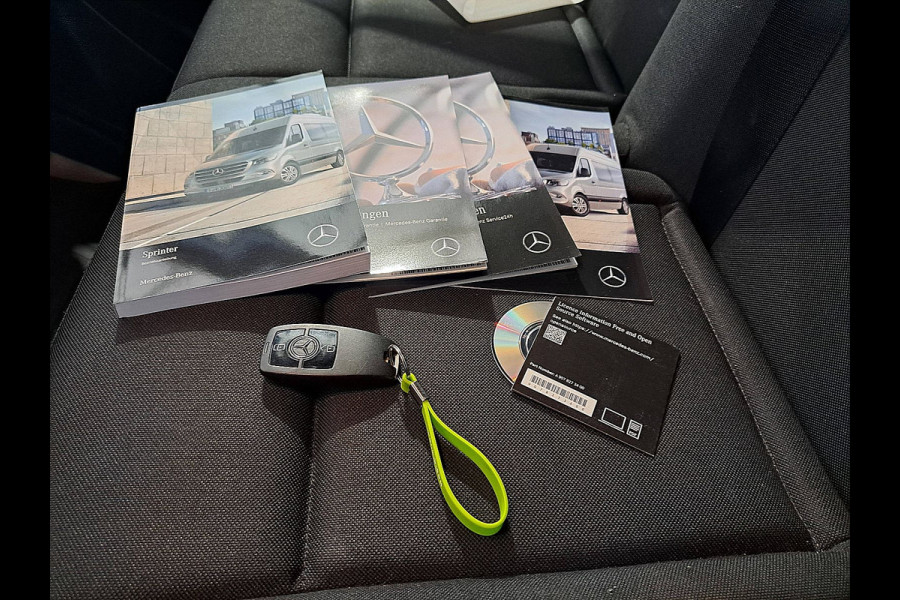 Mercedes-Benz Sprinter 319 1.9 CDI L3H2 RWD L3H2 Maxi LED 2x Schuif 3.5t-Trekhaak Mbux10 Distronic AAC 360 Camera Navi LM Velgen 190 PK