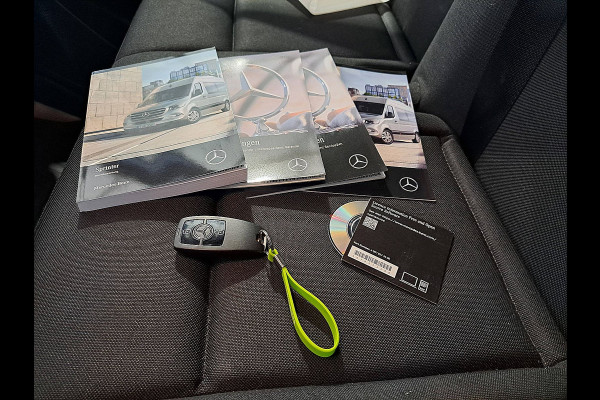 Mercedes-Benz Sprinter 319 1.9 CDI L3H2 RWD L3H2 Maxi LED 2x Schuif 3.5t-Trekhaak Mbux10 Distronic AAC 360 Camera Navi LM Velgen 190 PK
