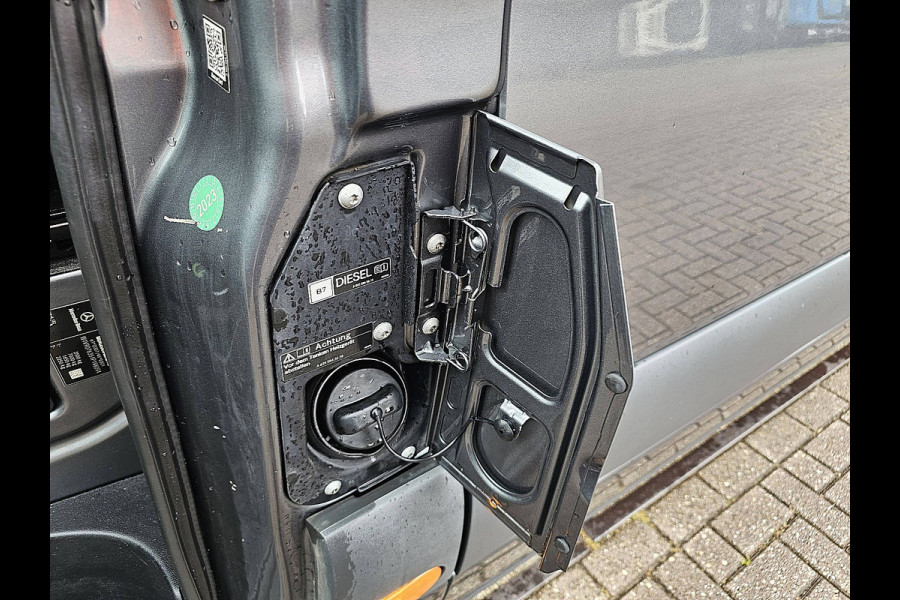 Mercedes-Benz Sprinter 319 3.0 V6 L3H2 Maxi LED  Automaat 3.5t-Trekhaak Mbux10 Navi Airco Cruise Control Camera Euro6 190 PK