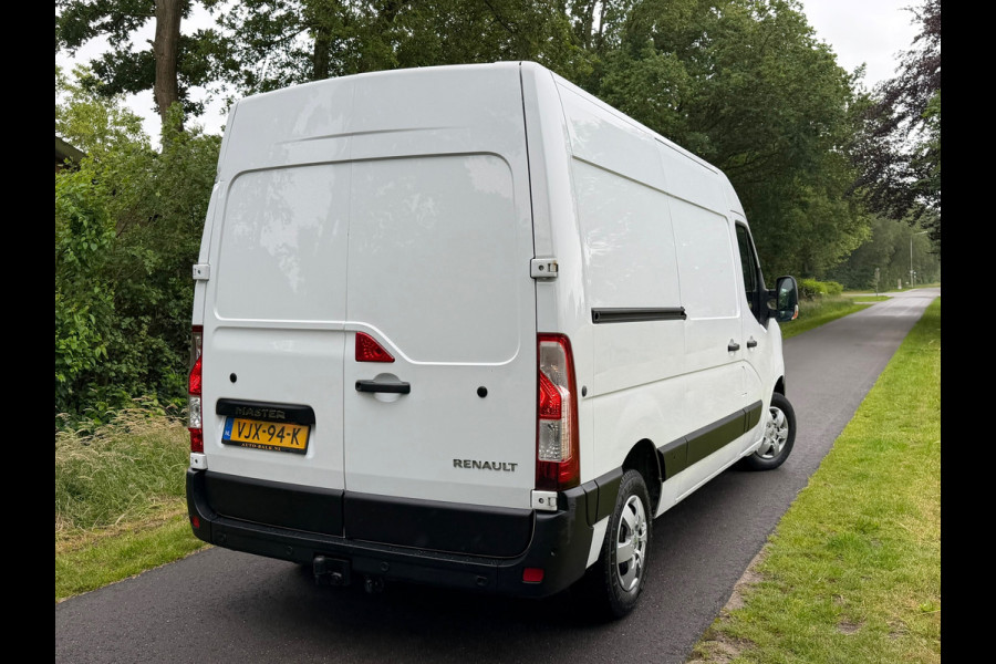 Renault Master T33 2.3 dCi 135 L2H2 Work Edition |'' 104.000 KM '' + Achteruitrijcamera Nu € 13.999,- EX BTW