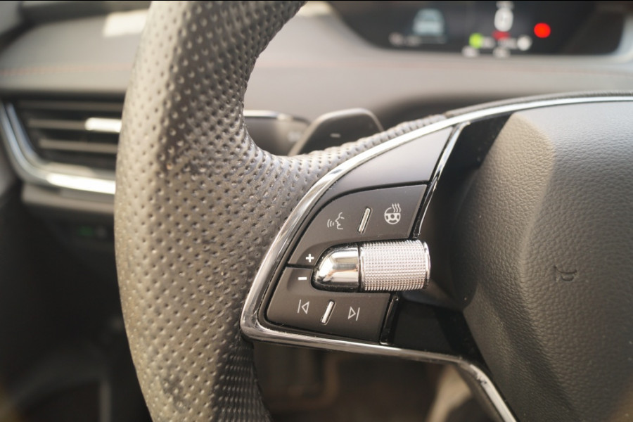 Škoda ENYAQ iV 80 First Edition -SOH93%-LEER-LED-TREKHAAK-ECC-