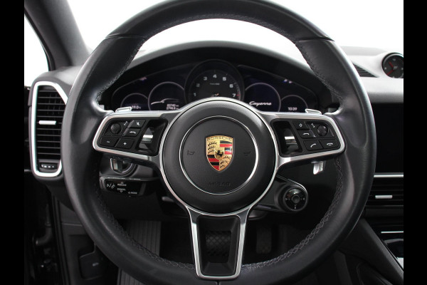 Porsche Cayenne Coupé 3.0 E-Hybrid 476pk Platinum Edition Leder Panorama dak Luchtvering Comfortstoelen Electrische Navigatie Climate Control Cruise control Lichtmetalen velgen Apple Carplay/ Android Auto