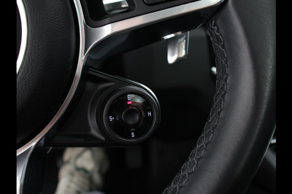 Porsche Cayenne Coupé 3.0 E-Hybrid 476pk Platinum Edition Leder Panorama dak Luchtvering Comfortstoelen Electrische Navigatie Climate Control Cruise control Lichtmetalen velgen Apple Carplay/ Android Auto