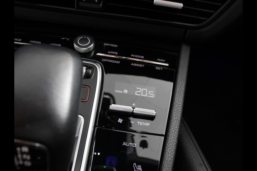 Porsche Cayenne Coupé 3.0 E-Hybrid 476pk Platinum Edition Leder Panorama dak Luchtvering Comfortstoelen Electrische Navigatie Climate Control Cruise control Lichtmetalen velgen Apple Carplay/ Android Auto