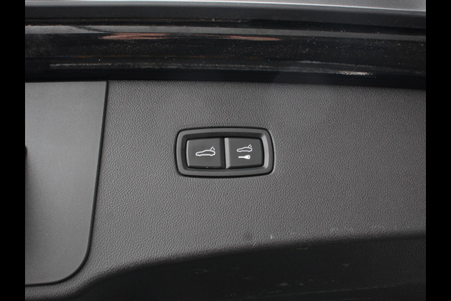 Porsche Cayenne Coupé 3.0 E-Hybrid 476pk Platinum Edition Leder Panorama dak Luchtvering Comfortstoelen Electrische Navigatie Climate Control Cruise control Lichtmetalen velgen Apple Carplay/ Android Auto