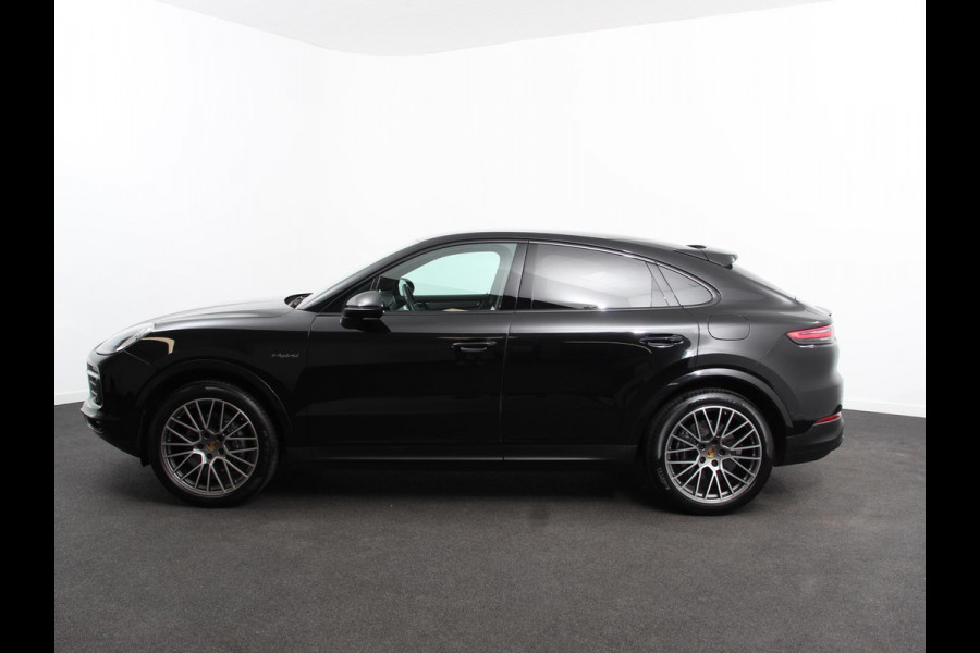 Porsche Cayenne Coupé 3.0 E-Hybrid 476pk Platinum Edition Leder Panorama dak Luchtvering Comfortstoelen Electrische Navigatie Climate Control Cruise control Lichtmetalen velgen Apple Carplay/ Android Auto