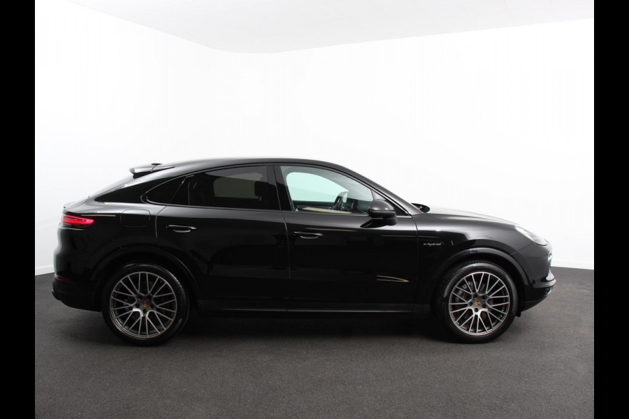 Porsche Cayenne Coupé 3.0 E-Hybrid 476pk Platinum Edition Leder Panorama dak Luchtvering Comfortstoelen Electrische Navigatie Climate Control Cruise control Lichtmetalen velgen Apple Carplay/ Android Auto