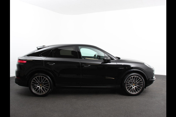 Porsche Cayenne Coupé 3.0 E-Hybrid 476pk Platinum Edition Leder Panorama dak Luchtvering Comfortstoelen Electrische Navigatie Climate Control Cruise control Lichtmetalen velgen Apple Carplay/ Android Auto