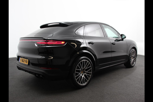 Porsche Cayenne Coupé 3.0 E-Hybrid 476pk Platinum Edition Leder Panorama dak Luchtvering Comfortstoelen Electrische Navigatie Climate Control Cruise control Lichtmetalen velgen Apple Carplay/ Android Auto
