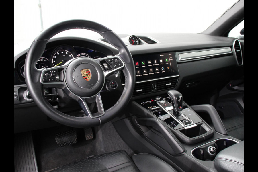 Porsche Cayenne Coupé 3.0 E-Hybrid 476pk Platinum Edition Leder Panorama dak Luchtvering Comfortstoelen Electrische Navigatie Climate Control Cruise control Lichtmetalen velgen Apple Carplay/ Android Auto