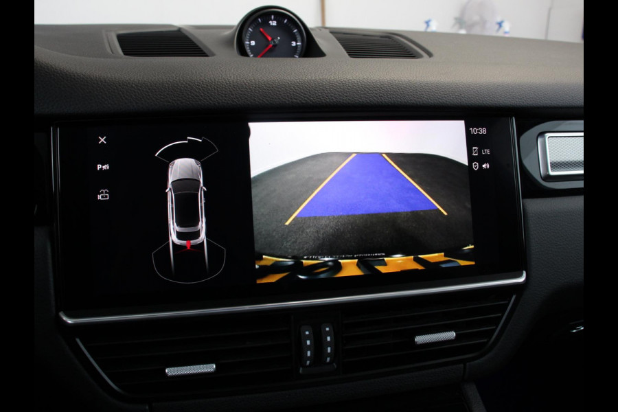 Porsche Cayenne Coupé 3.0 E-Hybrid 476pk Platinum Edition Leder Panorama dak Luchtvering Comfortstoelen Electrische Navigatie Climate Control Cruise control Lichtmetalen velgen Apple Carplay/ Android Auto